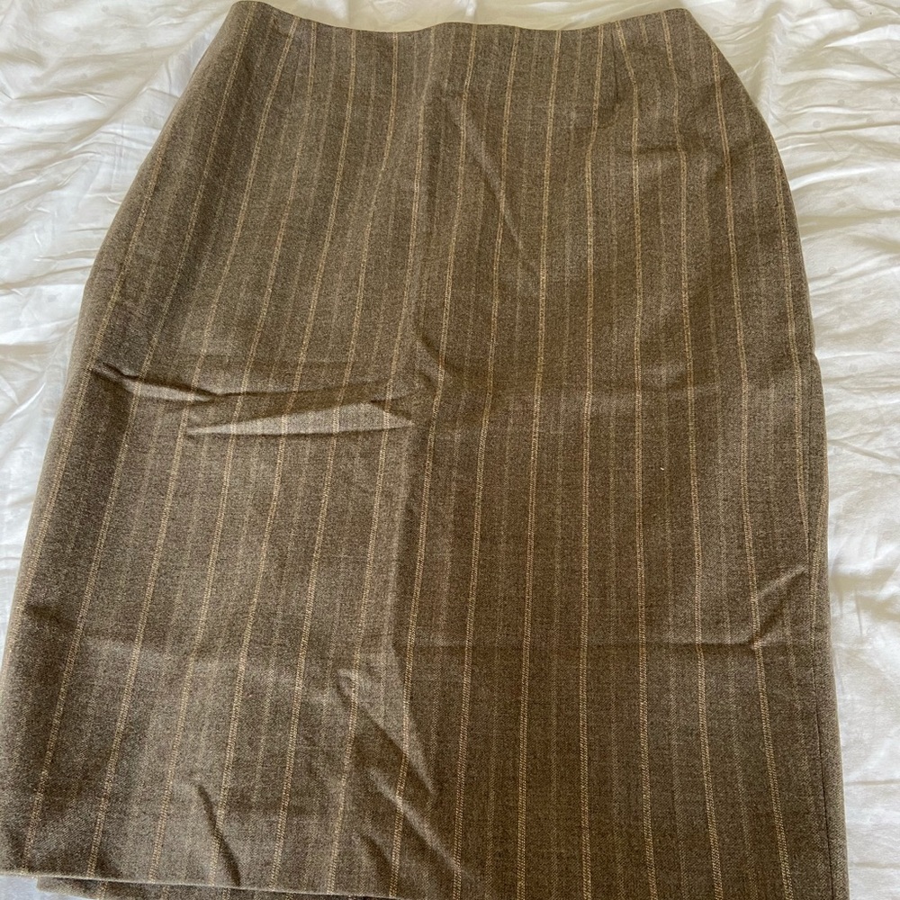 Escada sz 40 skirt